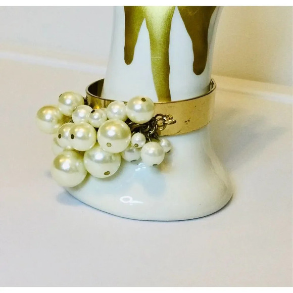 Womens Ivory Round Cluster Faux Pearls Gold Cuff Bracelet Jewelry Collection - Picture 3 of 7